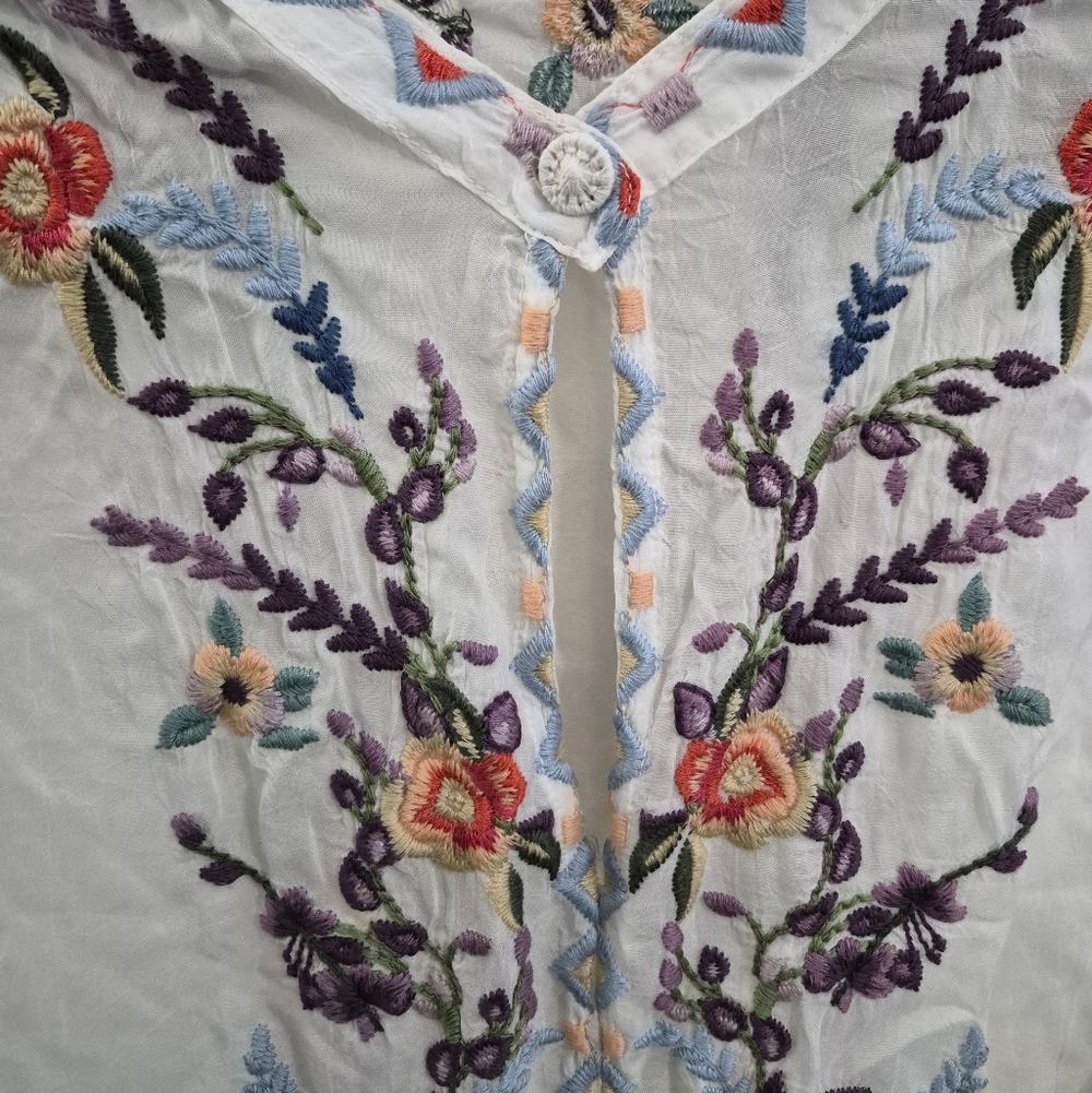 JOHNNY WAS Yasamine Embroidered Floral Tunic Top White Multi Medium - Picture 6 of 9